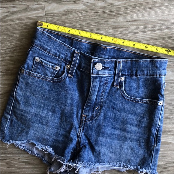 Levi Jean Shorts - Picture 6 of 6